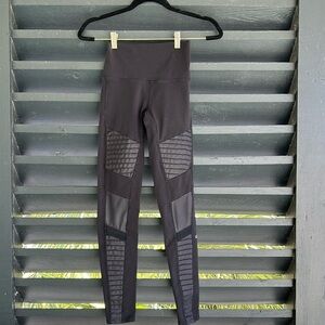 Alo Black Leggings